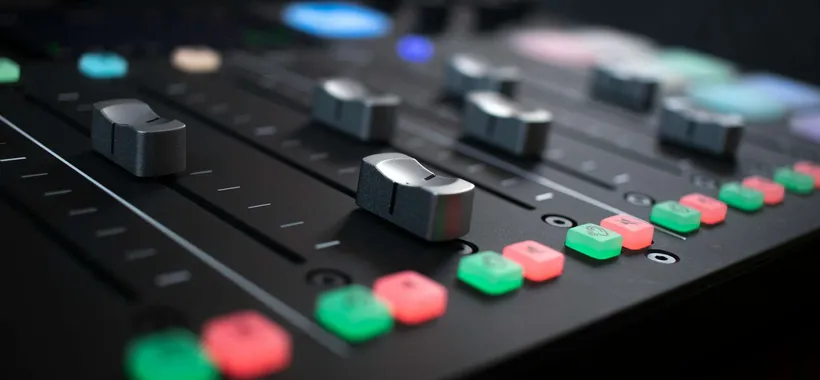 Spotify sfida Google: in arrivo Studio per podcast AI automatici