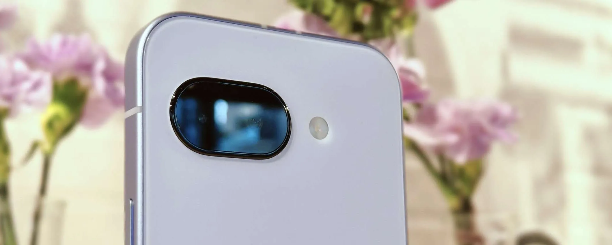 Pixel 9a, intervista ad Isaac Reynolds: 'la luce come i dati'