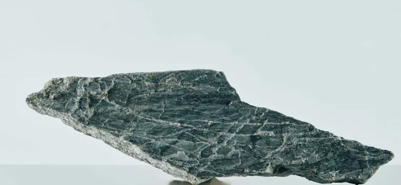 Perovskite, la svolta che può rivoluzionare il fotovoltaico: una nuova tecnica accelera la produzione dei super pannelli solari
