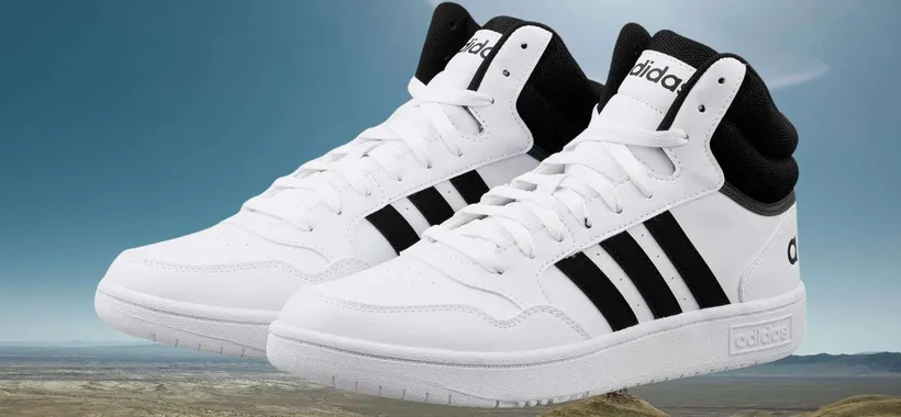 Scarpe Adidas Hoops 3 a 49€ su Amazon: sconto SHOCK a tempo limitato