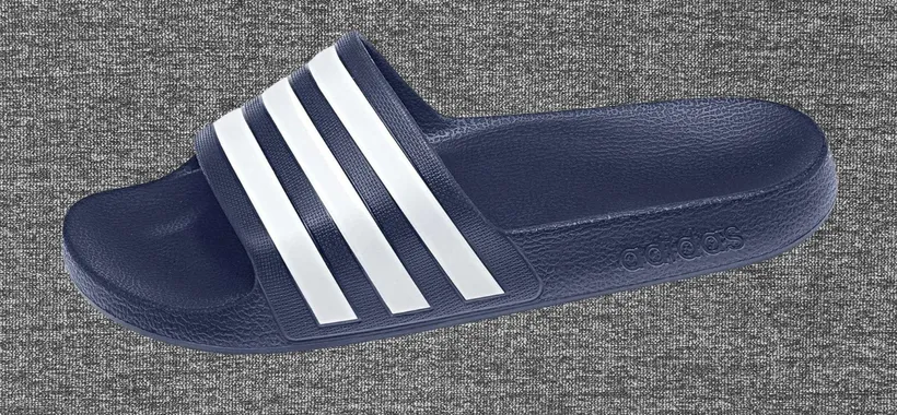 Adidas, la BOMBA: sconto 61% per le ciabatte unisex (7€)