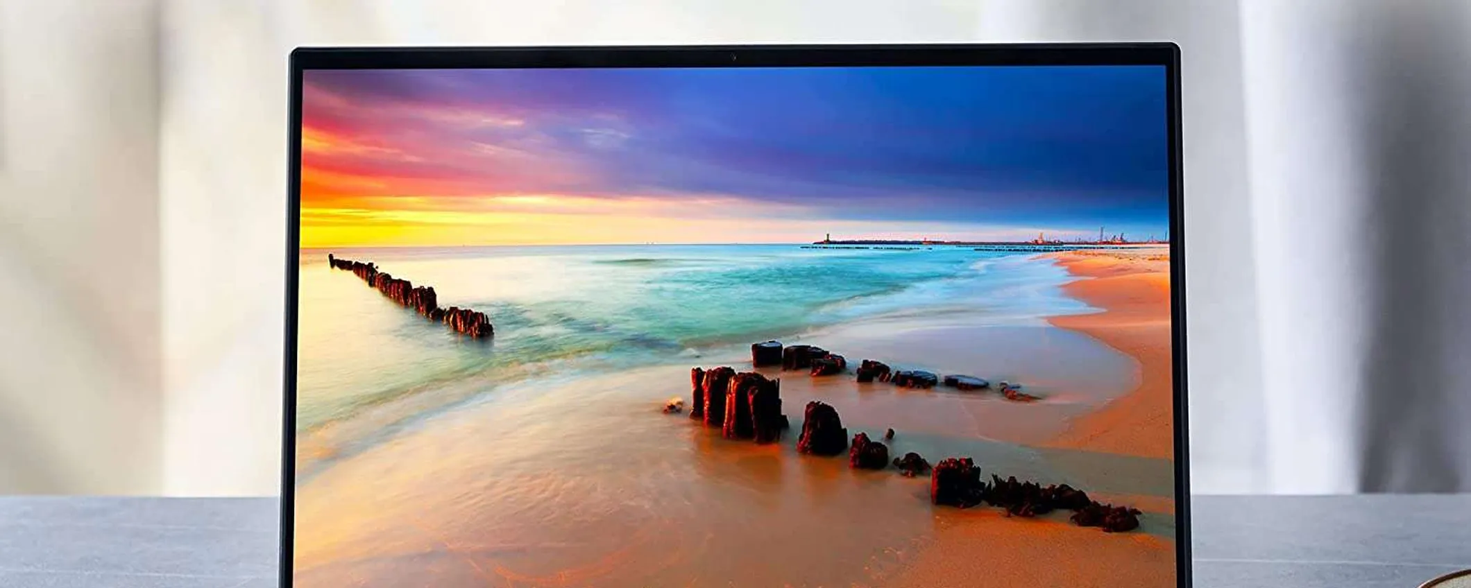 Asus Zenbook 14 OLED in offerta su Amazon: il miglior schermo mai visto su un laptop?
