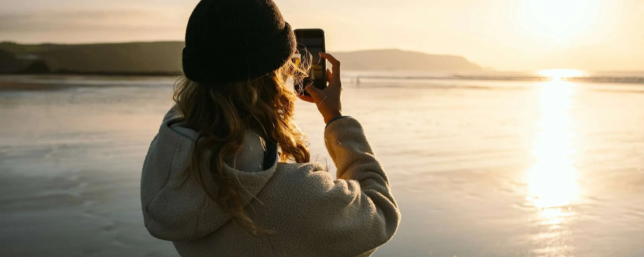 WhatsApp prepara l'AI che espande automaticamente le foto