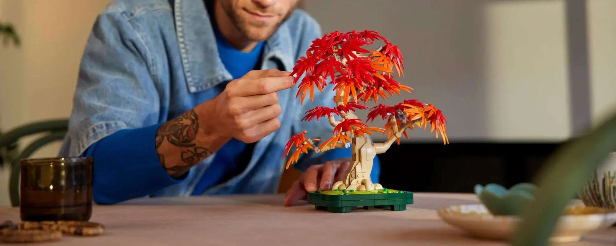 Il nuovo set LEGO Bonsai Acero Rosso Giapponese è disponibile per la prenotazione