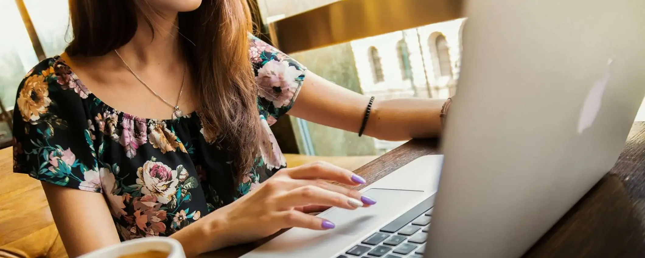 VPN sicura e veloce per navigare in estate: basta poco più di 1 euro al mese