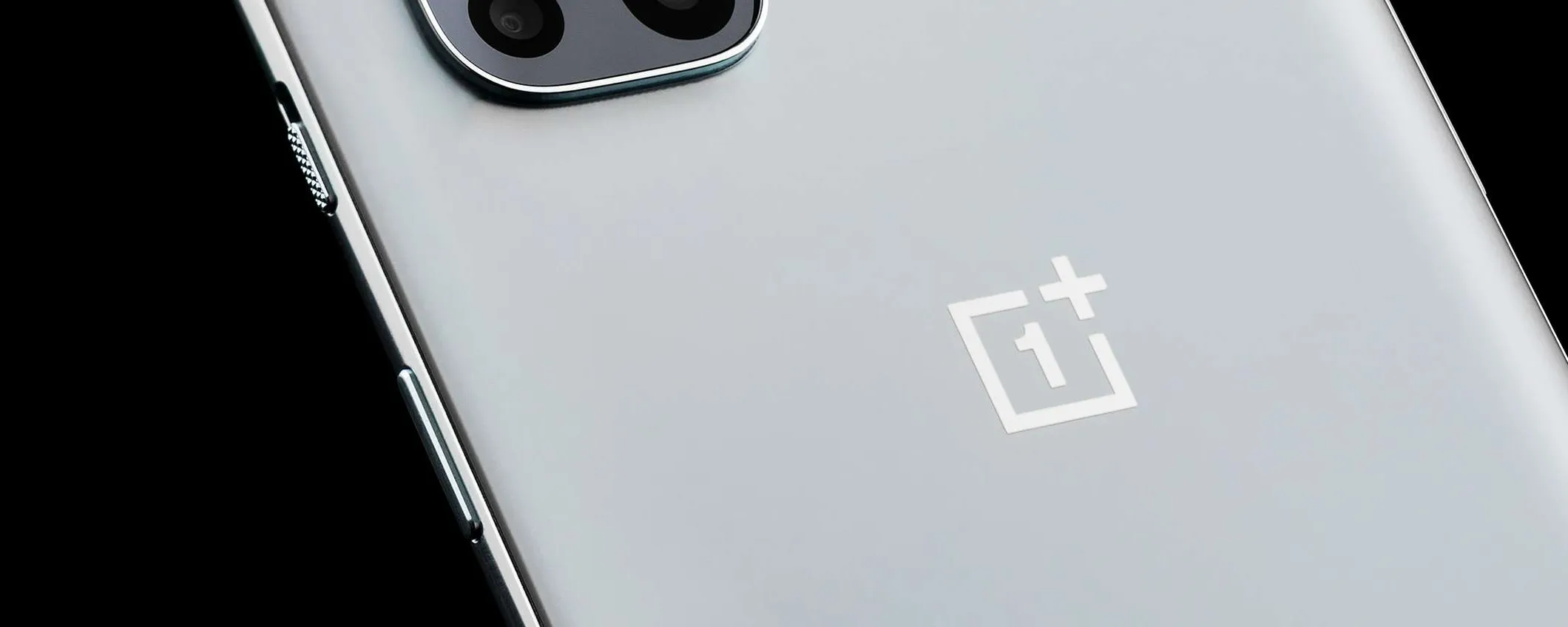 Batteria da 8.500 mAh e schermo a 165Hz: il prossimo OnePlus è dietro l'angolo