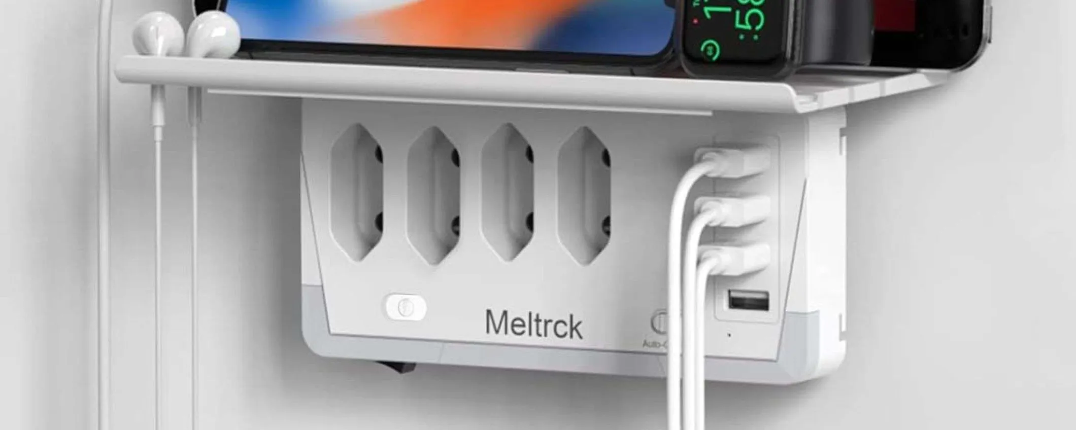 Multipresa 8 in 1 a 10€ su Amazon con mensola e luce da notte: è PAZZESCA