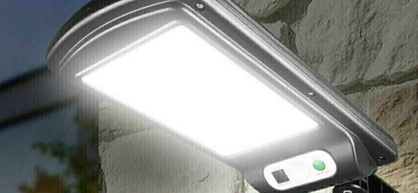 Lampione solare a 9,89€, assurdo: soluzione PERFETTA per illuminare gratis