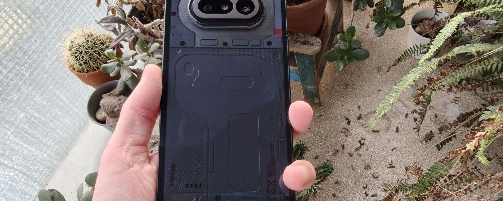 Nothing Phone (4a): design e software sono sempre wow, ma la reattività non ci ha convinto | Recensione