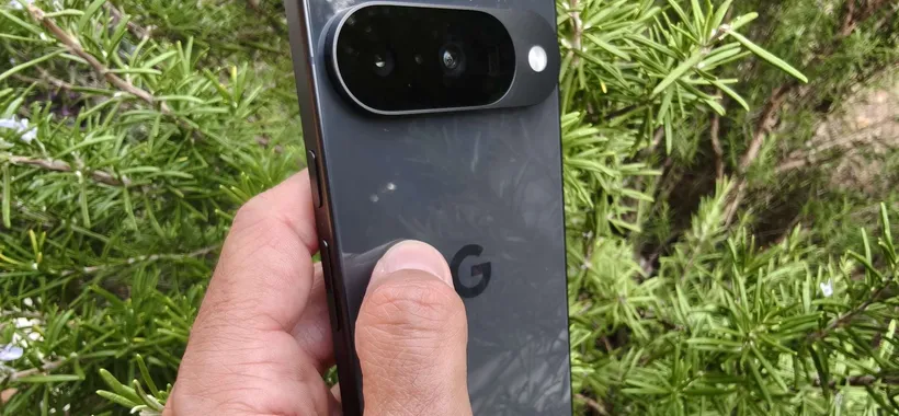 Recensione Pixel 10: ottimo upgrade senza effetto wow, la traduzione in tempo reale è pazzesca