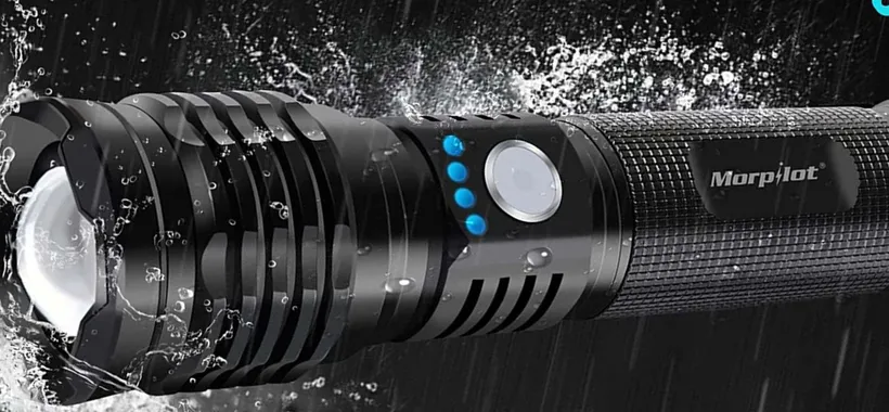 SBALORDITIVA torcia LED da 7000 lumen: a 15€ è imperdibile (Amazon)