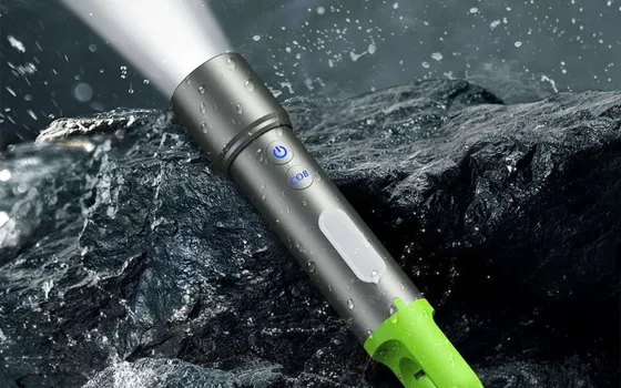 Torcia 2000 lumen a 13€ su Amazon: POTENTISSIMA e super economica, da avere