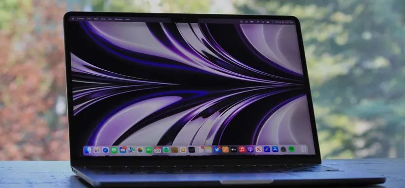 Apple MacBook Air M2: sconto immediato di 250 euro da Unieuro