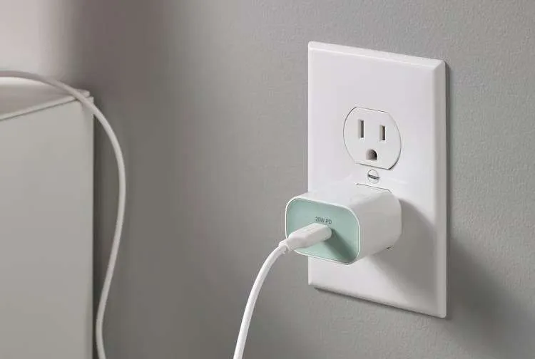 IKEA lancia un caricatore USB-C da 20W a 3,95€: svolta low-cost!