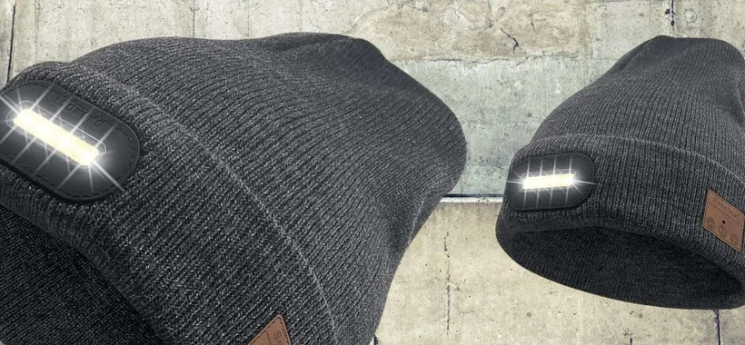 Cappello SMART con auricolari e torcia a 10€: GENIALATA top per l'inverno