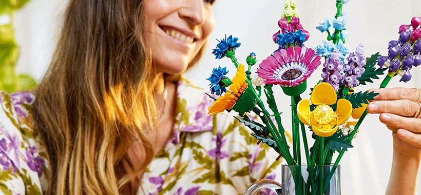 Con il set LEGO Bouquet di Fiori fai il regalo per la Mamma più bello