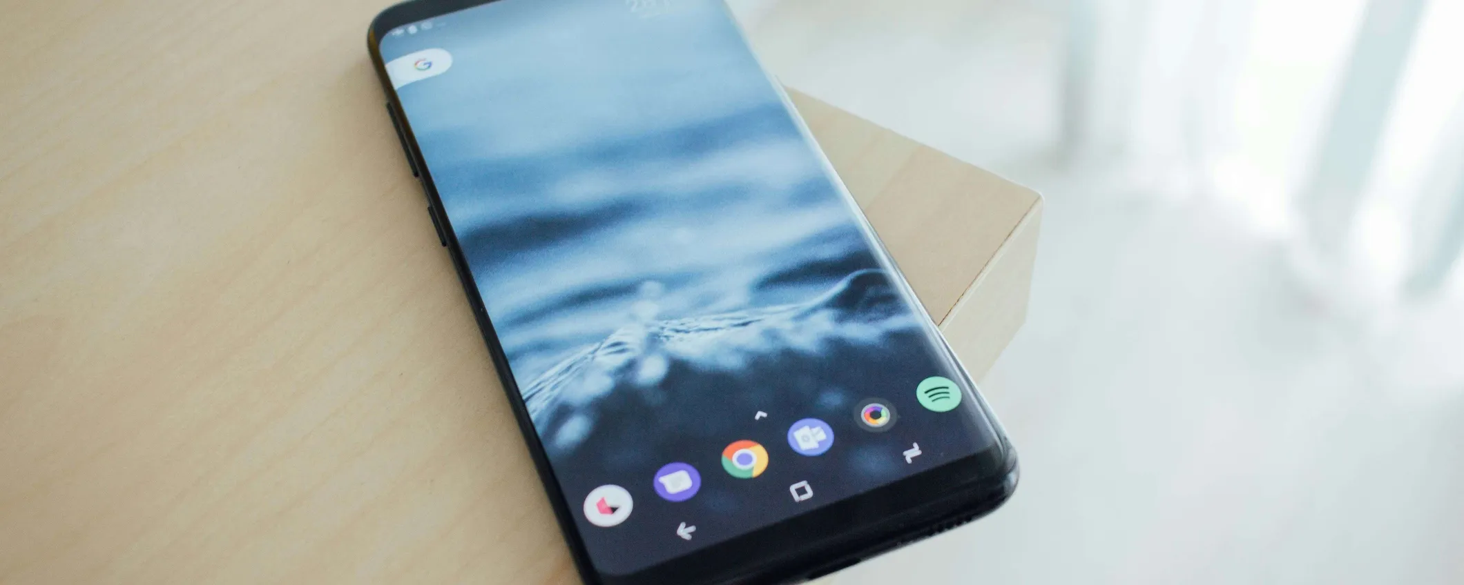 Schermi curvi sugli smartphone: 3 difetti che li stanno facendo scomparire