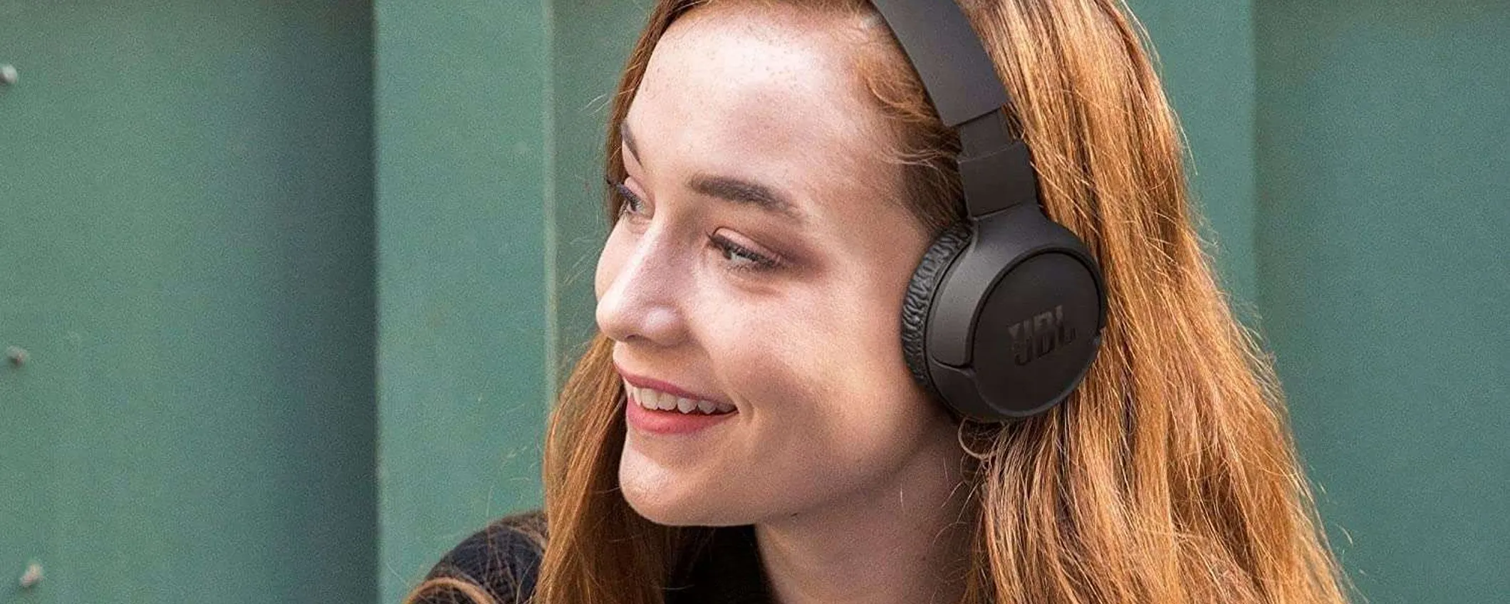 Cuffie Bluetooth JBL in offerta al MINIMO STORICO su Amazon: bastano 25€ (-48%)