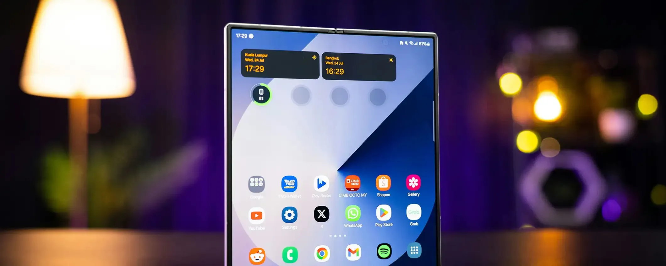 Basta upgrade gratuito: con Galaxy Z Fold 8 e Z Flip 8, Samsung rivede la sua promo