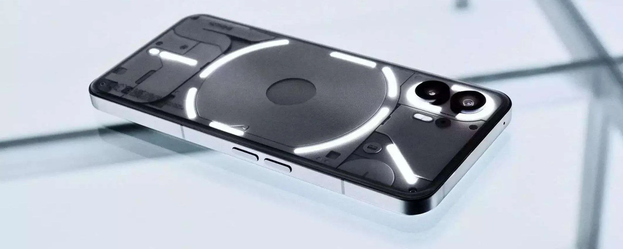 Nothing Phone (2): il flagship killer da comprare OGGI su Amazon