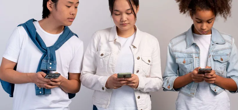 Troppi pericoli digitali per i teenager