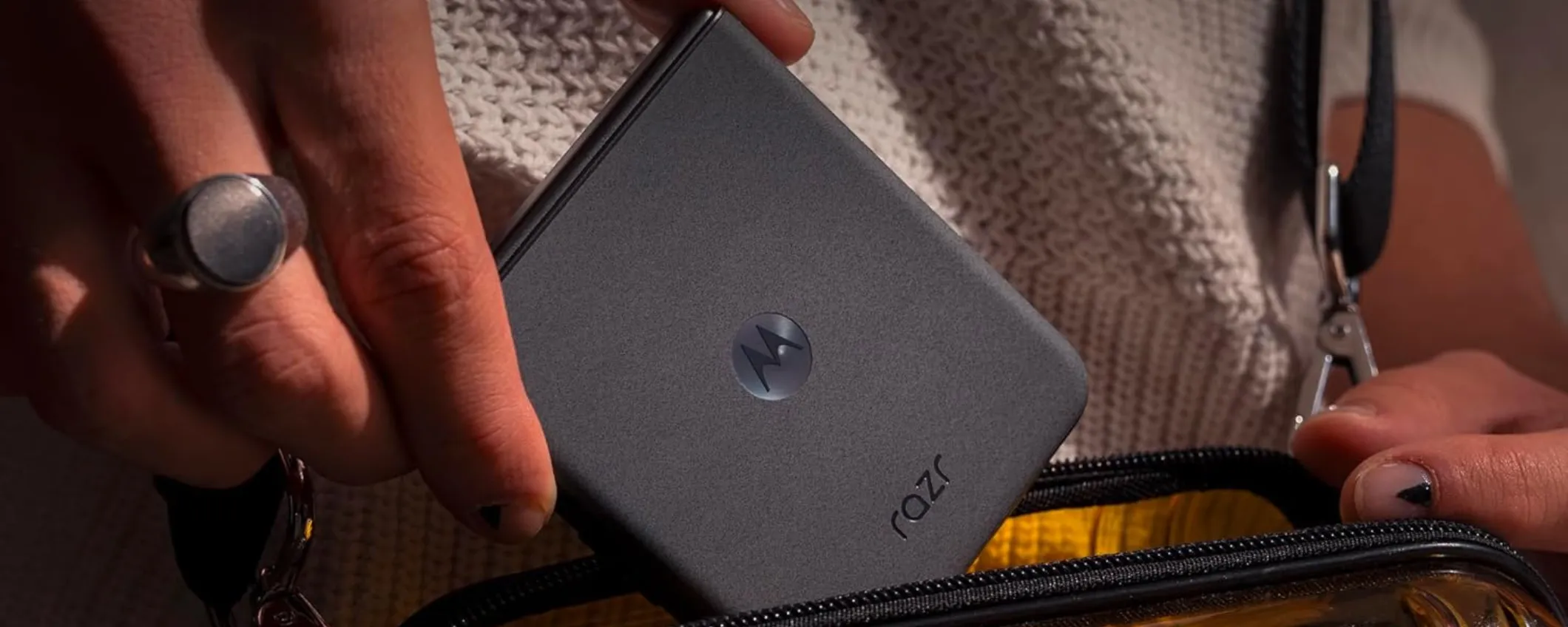Motorola Razr 50: tra i migliori smartphone pieghevoli al -47%