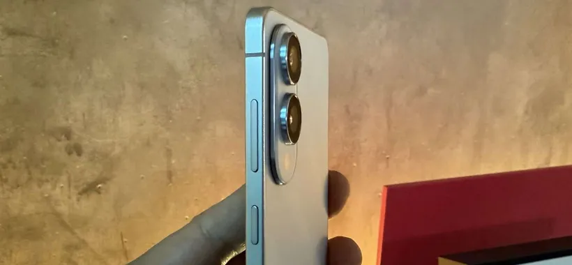 Samsung copia Apple? Il nuovo Galaxy S26 Edge stravolge il design