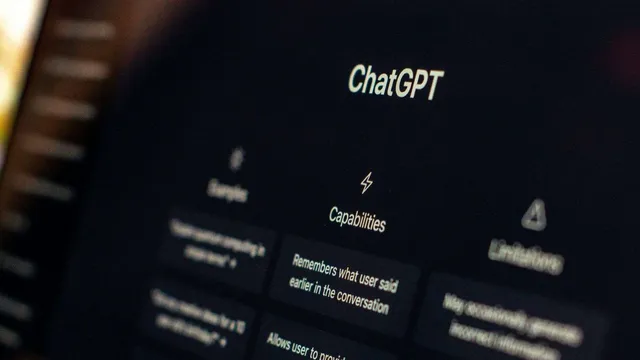ChatGPT torna su WhatsApp in Italia e in Europa: come usarlo senza account e cosa si può fare