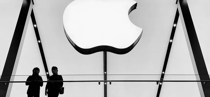 Apple supera le attese nel secondo trimestre 2026: crescita trainata dai servizi e mercati emergenti