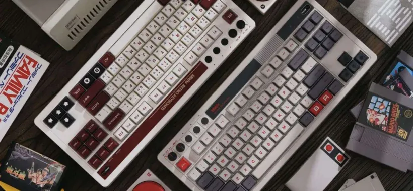 Questa stupenda tastiera meccanica ispirata al Nintendo NES è finalmente in preordine su Amazon.it
