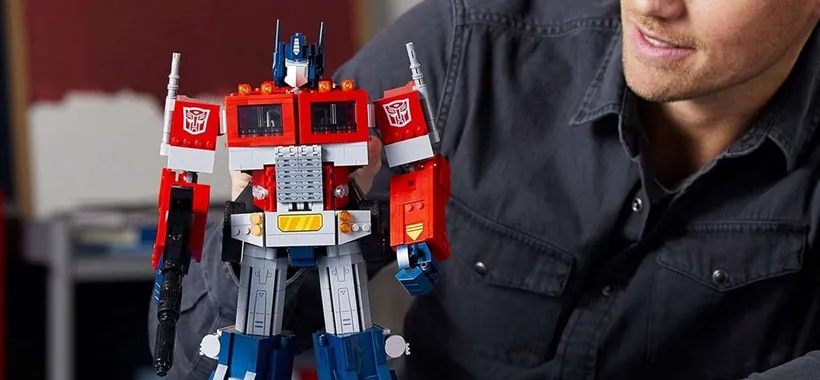 Il magnifico set LEGO Transformers Optimus Prime 2-in-1 è in OFFERTA su Amazon (-17%)