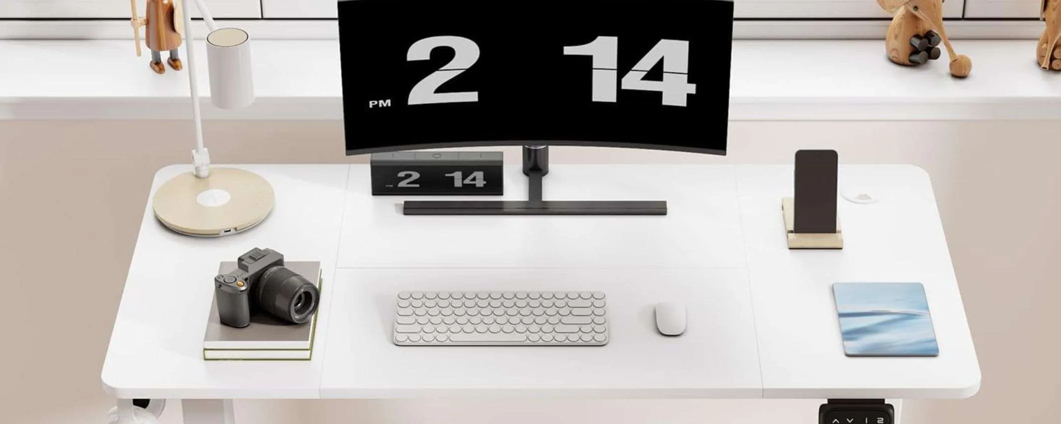 Altezza regolabile e design elegante: questa scrivania è SCONTATA per un periodo limitato