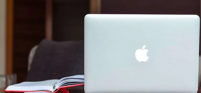 Tim Cook racconta Apple e distrae dai tribunali