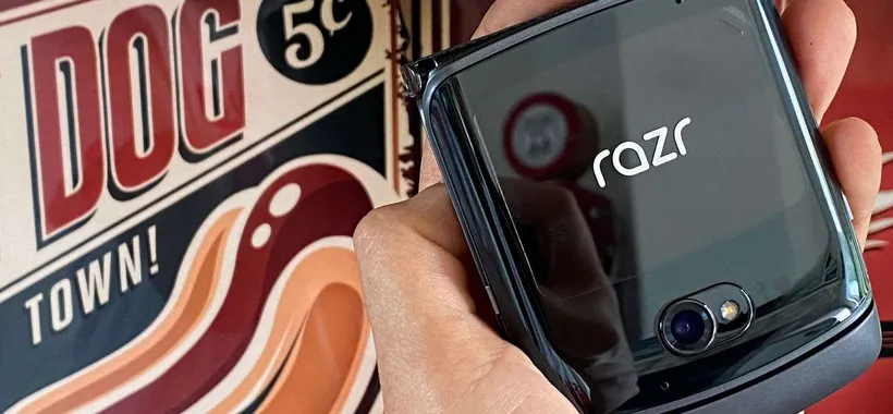 Motorola Razr 5G: il nostro unboxing (FOTO)