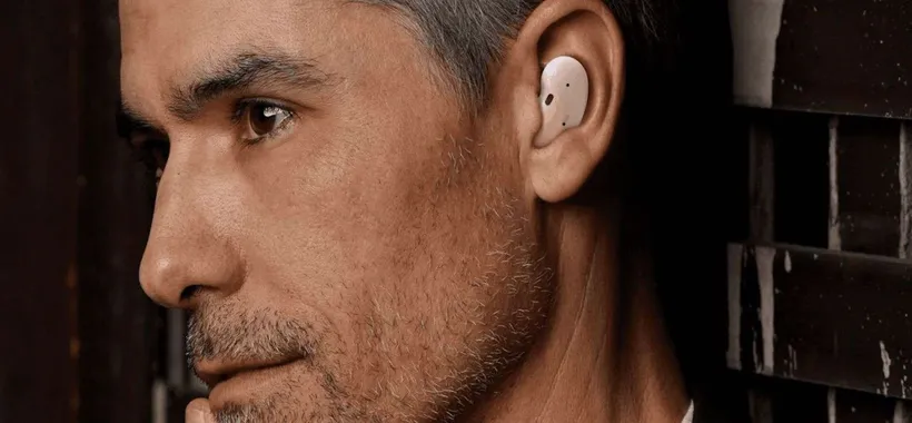 Le Samsung Galaxy Buds Live si mostrano dal vivo