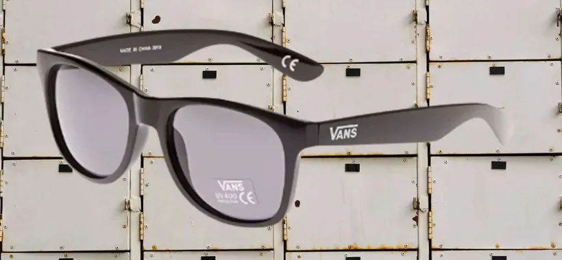 VANS, torna la BOMBA su Amazon: iconici occhiali da sole a prezzo assurdo (13€)