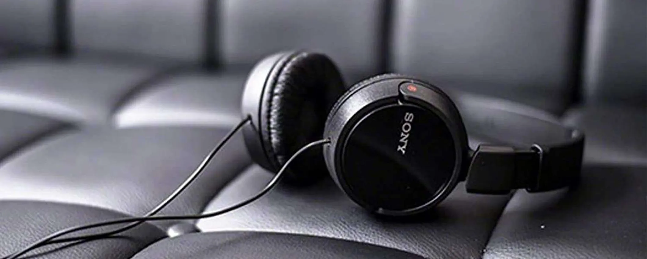 Cuffie Sony a 9 euro: l'offerta di Amazon è IMPERDIBILE