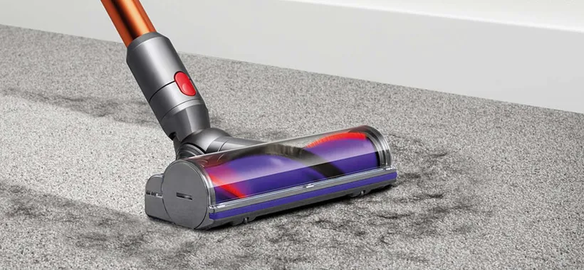 Aspirapolvere Dyson V10: oggi è (quasi) in REGALO su eBay