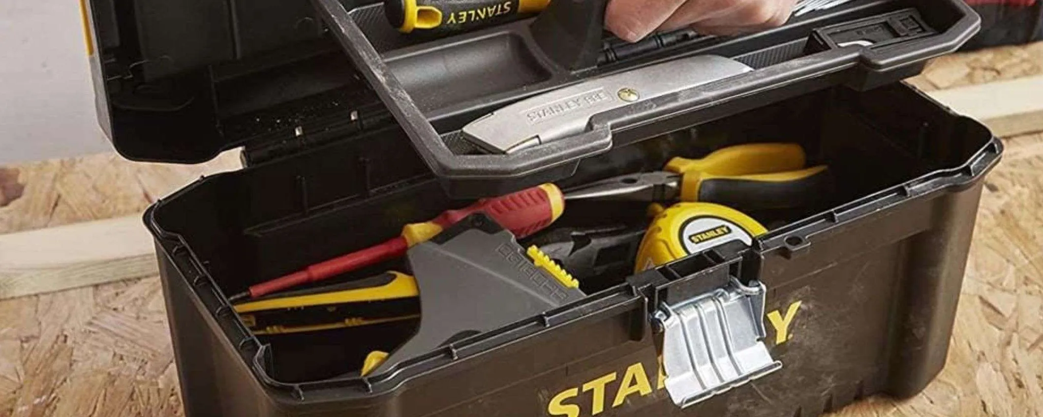 Stanley: solo 8,95€ per la ROBUSTISSIMA cassetta degli attrezzi (Amazon)
