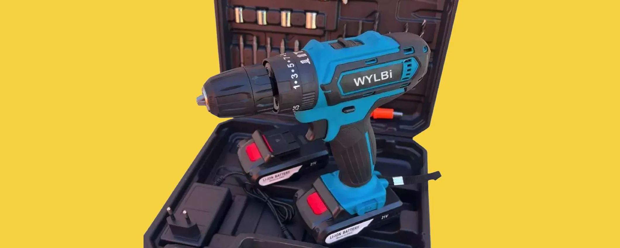 Trapano avvitatore con valigetta e accessori a soli 30€: offerta eBay di Natale