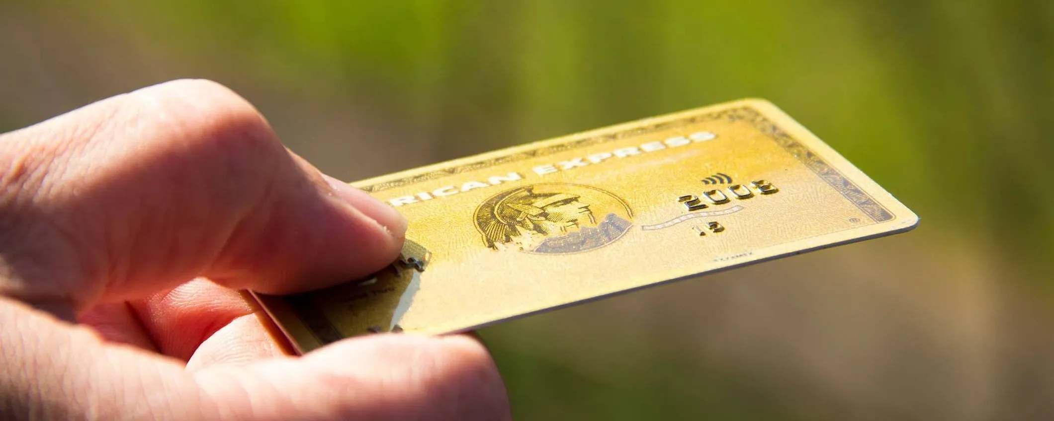Carta Oro di American Express: canone gratis e 400 euro di cashback, ecco l'offerta
