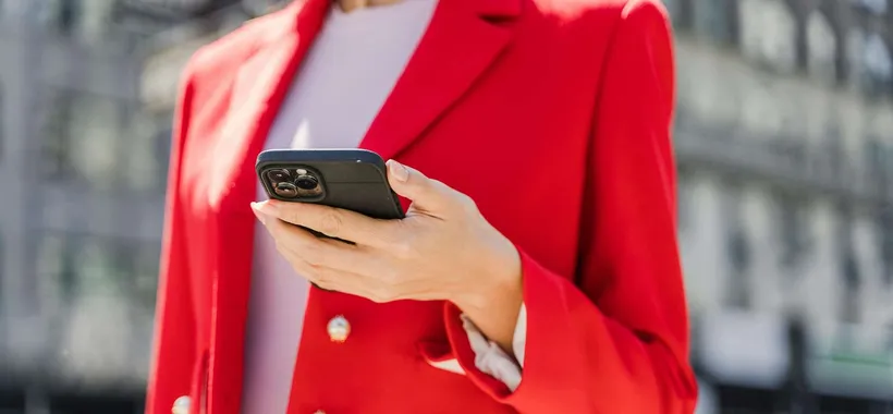 Passa a Iliad con prezzo fisso per sempre: tanti Giga in 5G e la fibra è scontata
