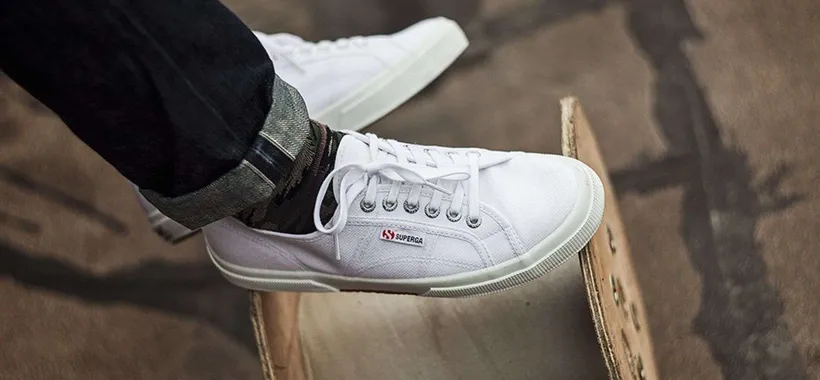 Svendita Superga su eBay: sneaker 2750 in offerta a partire da 29,99 euro