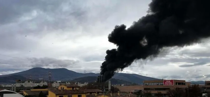 IT-alert funziona davvero? La notifica arriva dopo un'ora dall'esplosione Eni