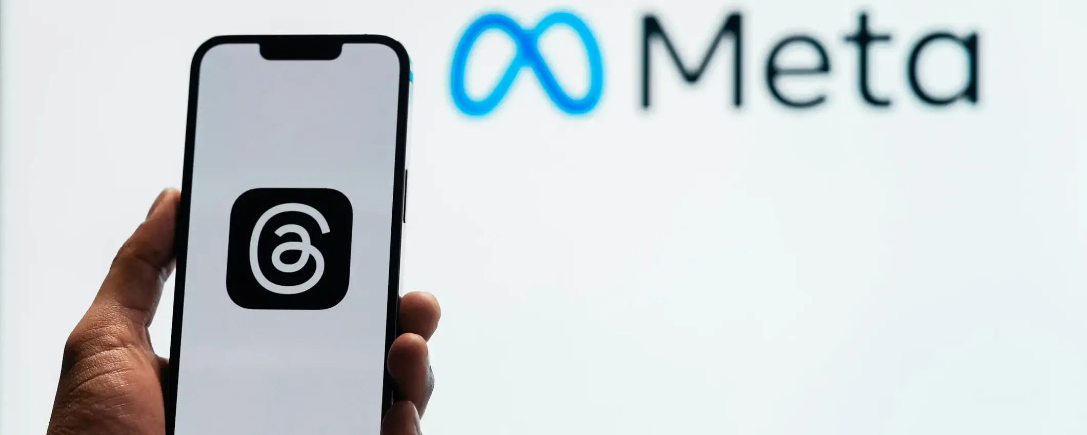 WhatsApp testa Meta One: AI e funzioni premium integrate
