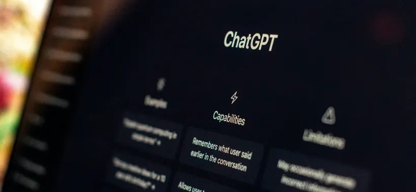 ChatGPT torna su WhatsApp in Italia e in Europa: come usarlo senza account e cosa si può fare