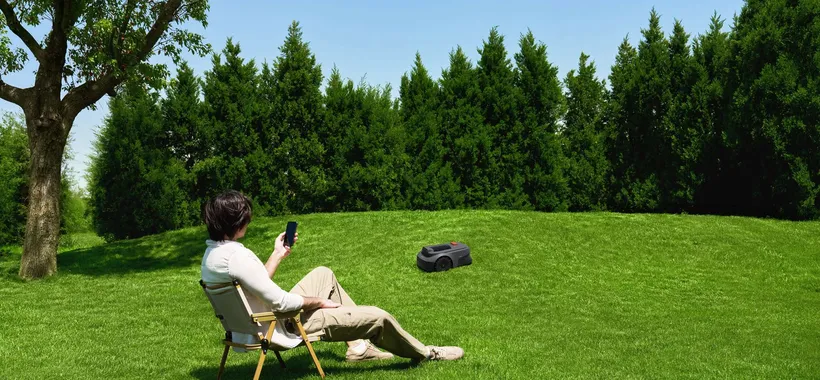MOVA ViAX 250 e 300: i migliori robot tagliaerba per i piccoli giardini