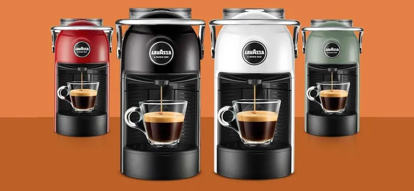 Caffè espresso (e non solo) come al bar con la Lavazza Jolie Evo: super sconto eBay