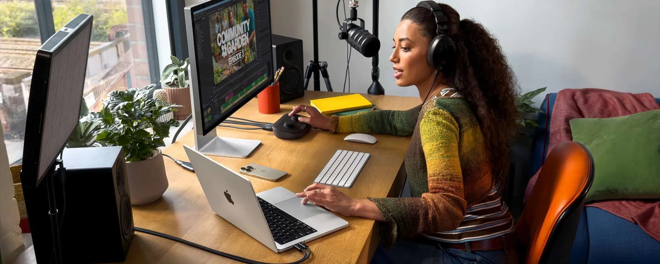 MacBook Pro 14 e M5: Apple accelera l'AI con 24 ore di autonomia