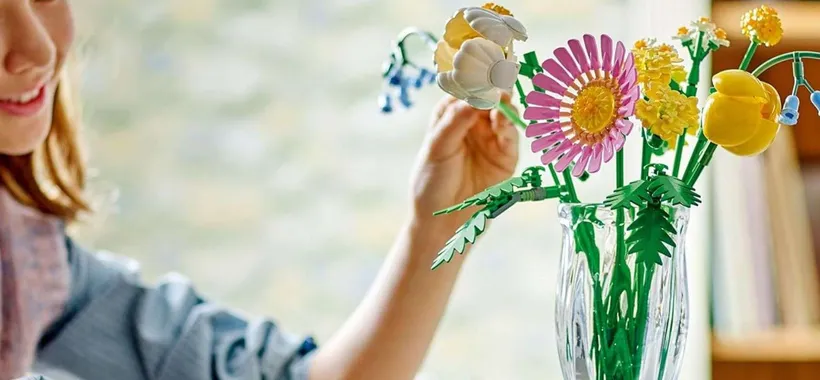 Set LEGO Bouquet di Fiori Estivi: grande novità su Amazon per la Festa della Mamma